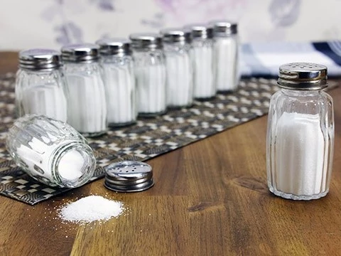 Уменьшение количества соли в рационе снижает давление эффективнее, чем вы думали