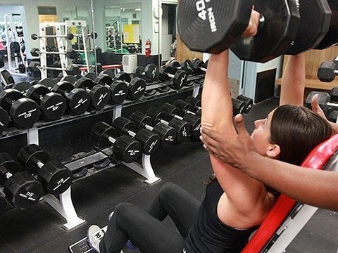 Мышцы растут лучше, если все время менять упражнения?