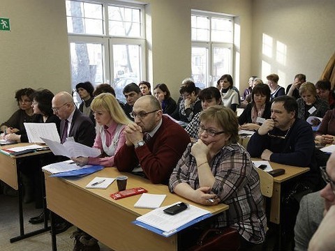 «Переквалифицироваться в управдомы»: столичные медики об идее мэрии обучить их новой профессии
