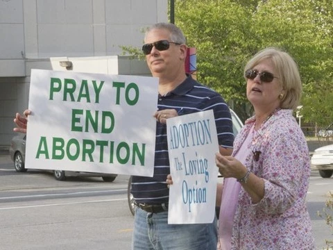 В американском Сенате не прошел законопроект о запрете абортов после 20 недель