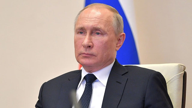 Путин пообещал выплаты медикам, работающим с заражёнными COVID-19