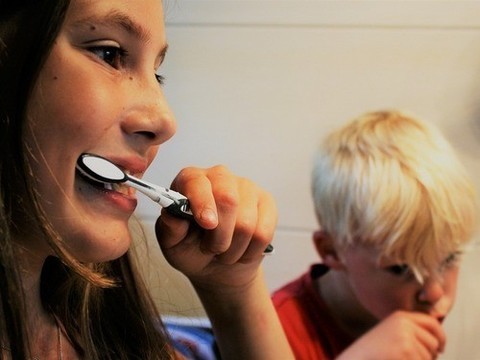 Поражения зубов в детстве увеличивают риск атеросклероза во взрослом возрасте