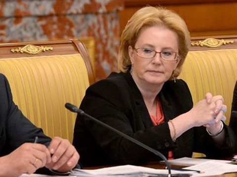 Опрошенные ВЦИОМ россияне оценили работу Скворцовой на «тройку»