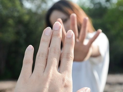 Соблюдение дистанции – защита от COVID-19 или ритуал?