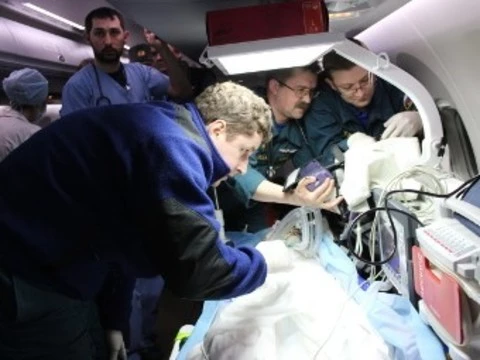 Самолет МЧС доставил в Нижний Новгород [ребенка с тяжелыми ожогами]