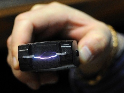 В приемных отделениях кемеровских больниц появятся электрошокеры