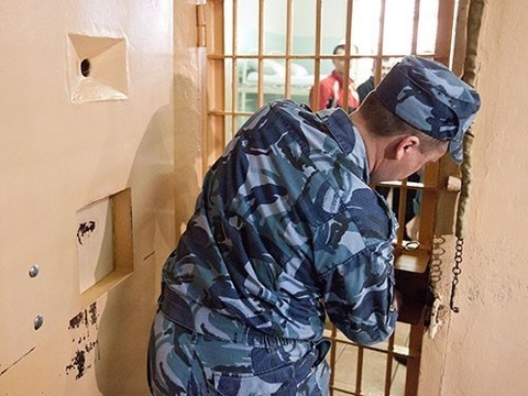 В Госдуме предлагают сажать на 12 лет за продажу фальшивых лекарств