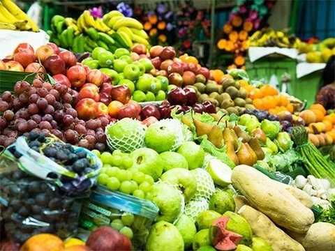 Цветные фрукты и овощи в рационе могут предотвратить возрастную катаракту