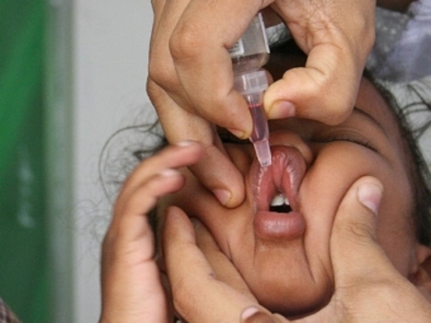 В Таджикистане растет число [больных полиомиелитом детей]