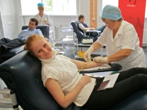 Количество доноров крови в Москве [увеличилось в несколько раз]