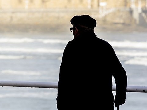 Страдающие болезнью Паркинсона подвергаются насмешкам и грубости