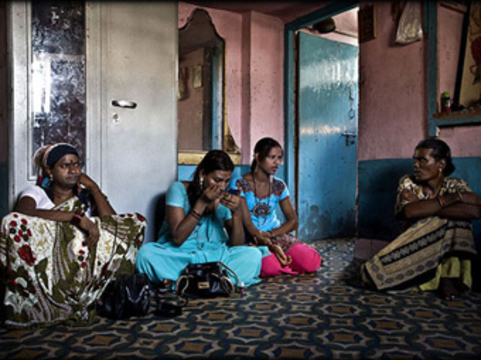 Спасение утопающих — дело рук самих утопающих: как проститутки Индии остановили ВИЧ-эпидемию