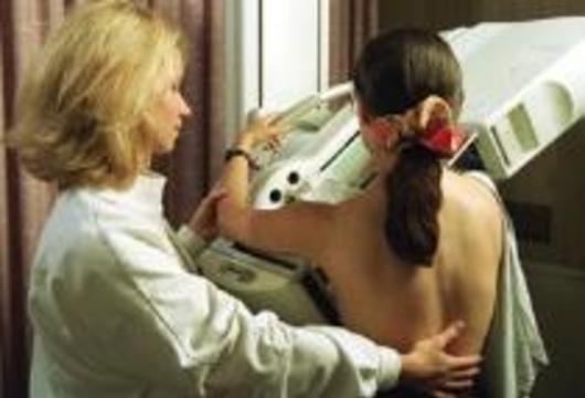 Силиконовая грудь во время маммографии может взорваться