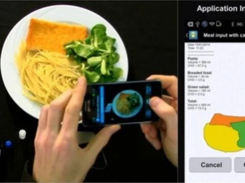 Камеру смартфонов приспособили для [подсчета углеводов в пище]