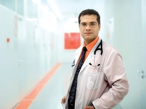 «Имя им — Кагоцел»: кардиолог Ярослав Ашихмин об отсутствии должных испытаний препарата