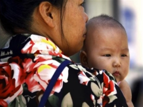 В Китае [резко сократилась смертность новорожденных]