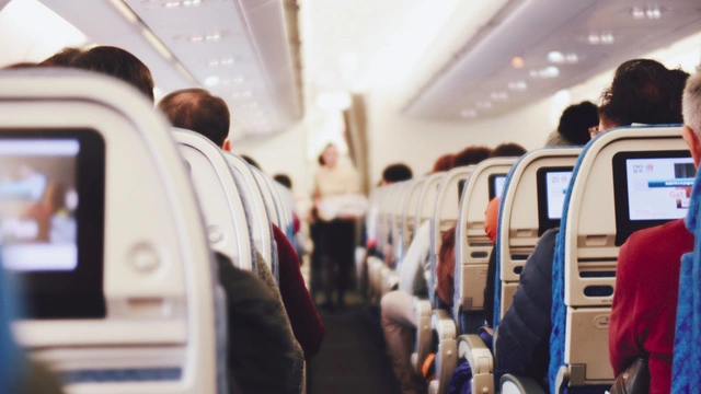 Риск заражения коронавирусом в самолете минимален — исследование