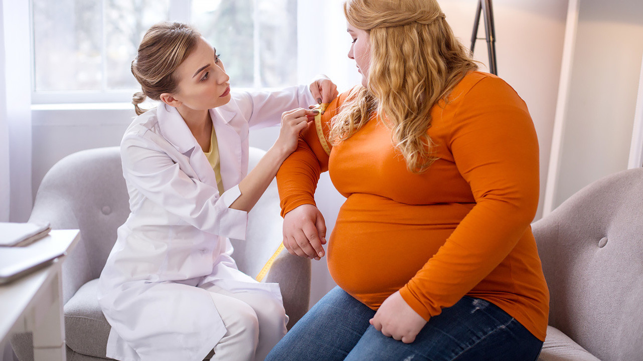 Ожирение матери до зачатия вдвое повышает риск развития жировой болезни печени у ребенка