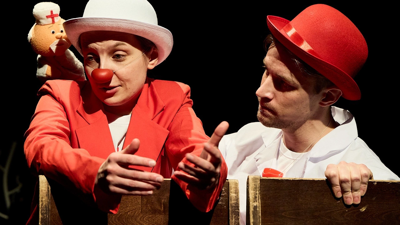 «Разговор с клоуном: В поисках радости»: год с премьеры спектакля о работе клоунов в больницах