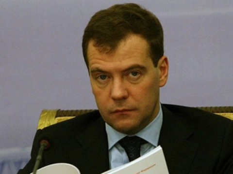 Медведев намерен прекратить ["хамское воровство" при госзакупках медтехники]