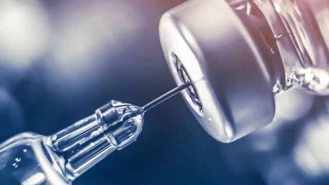 Pfizer и BioNTech запросили разрешение на экстренное использование вакцины