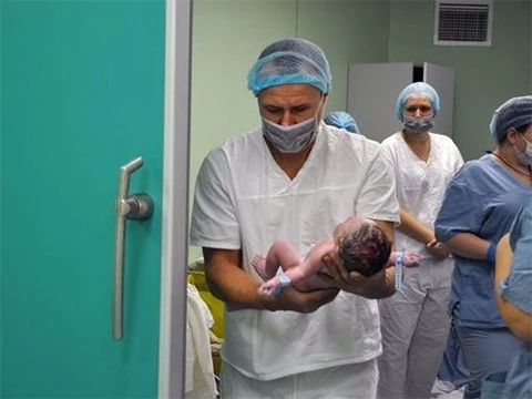 Красноярские врачи приняли роды у пациентки с раком молочной железы