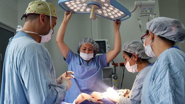 Хирурги выявили высокий риск смерти после операций на фоне COVID-19