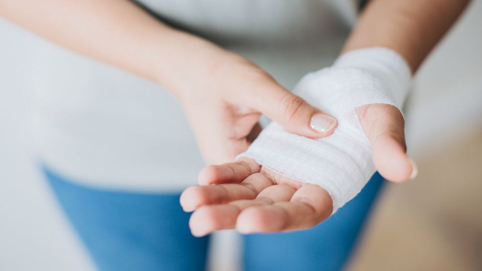 Чем опасна травма ногтя, какие могут быть последствия?