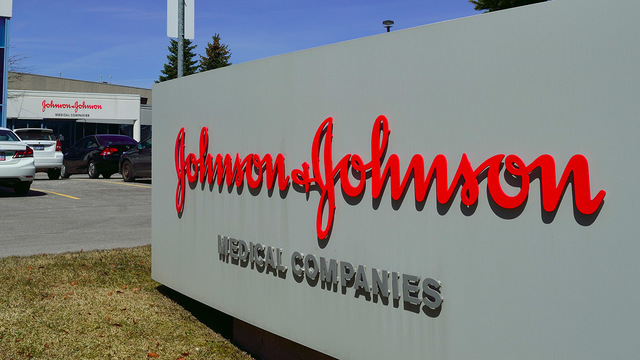 Johnson & Johnson приостановила испытания вакцины от COVID-19 из-за болезни участника