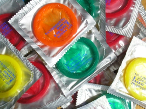 Китайские презервативы оказались [малы южноафриканцам]