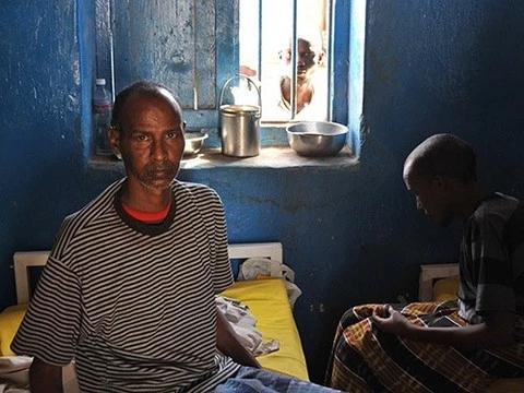 ВОЗ: выживших после Эболы преследуют боли и проблемы со зрением