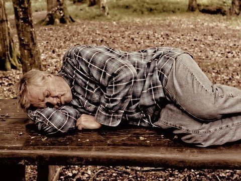 Сонливость у пожилых людей может быть симптомом болезни