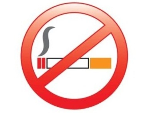 Янукович подписал [закон о тотальном запрете курения]