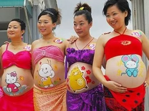 В Китае ежегодно проводится [13 миллионов абортов]