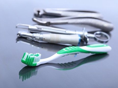 Щетки и ершики — ликбез по современной чистке зубов от профессора Ирины Макеевой