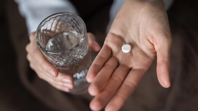 От чего помогают препараты на основе парацетамола: показания, плюсы и минусы, аналоги