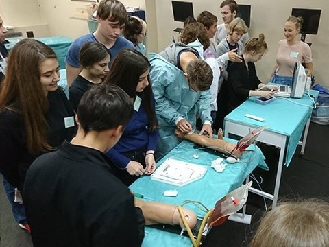 Начинаются занятия Школы юного хирурга