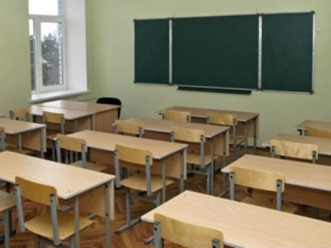 Около 300 российских школ [закрылись на карантин по гриппу]