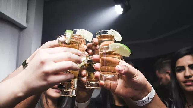 The Lancet: алкоголь особенно вреден для молодых мужчин