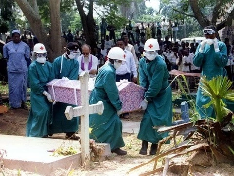 Число жертв лихорадки Эбола [превысило 5100 человек]
