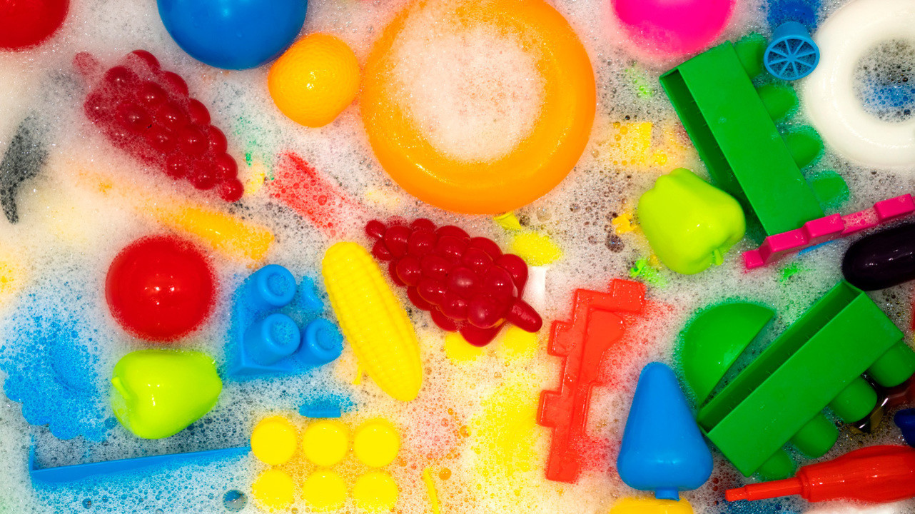 Химикаты в пластике, игрушках и косметике связали с десятками тысяч смертей в США