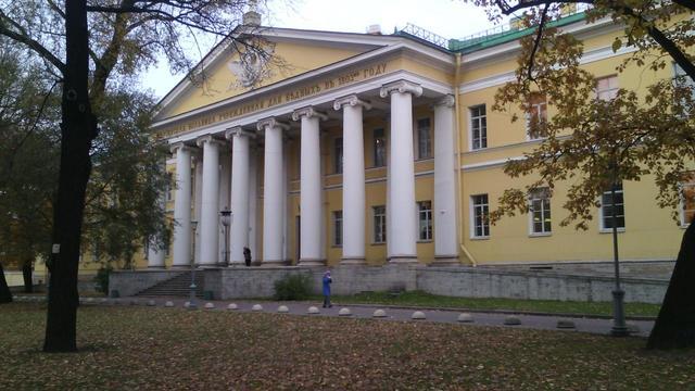 Мариинская больница в Санкт-Петербурге закрылась для приема пациентов из-за вспышки COVID-19 